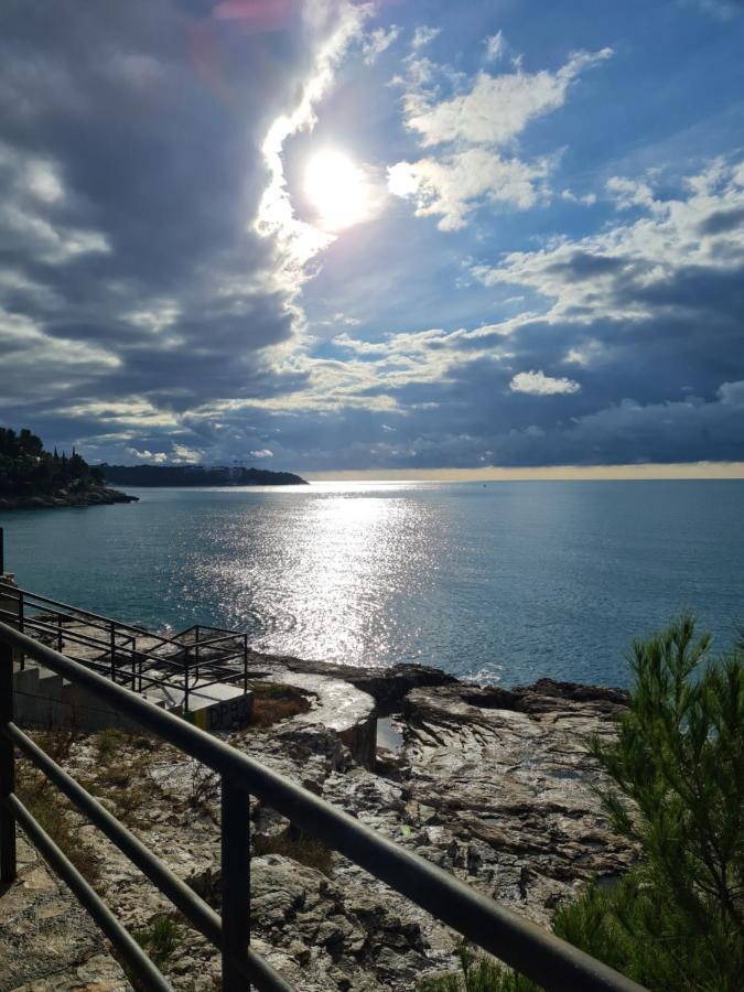 Apartment Tomas Near The Beach Pula Exterior foto